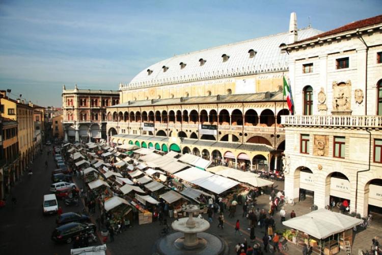 mercato-piazza-delle-erbe.jpg